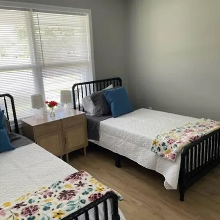 Birdie Mae - 2 Bedroom House In Dt Hamilton Exterior photo